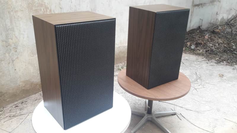 Vintage 1970s ULTRALINEAR 200 mid-century modern Hi-Fi speakers image 1