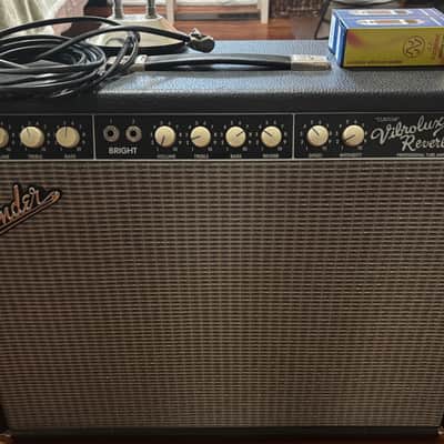Fender "Custom" Vibrolux Reverb 40-Watt 2x10" Guitar Combo 1996 - 2013 - Black Bild 2