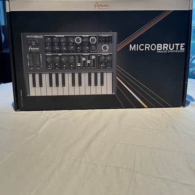 ARTURIA キーボード シンセサイザー MICROBRUTE 25鍵 d2ldlup Amazon | Arturia MicroBrute Analog Synthesizer | シンセサイザー