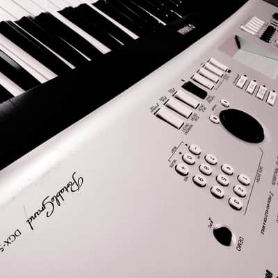 MUST SEE!!! YAMAHA DGX 520 (YPG 525) SEMI-WEIGHTED 88-KEY DIGITAL PIANO IN AMAZING CONDITION! image 22