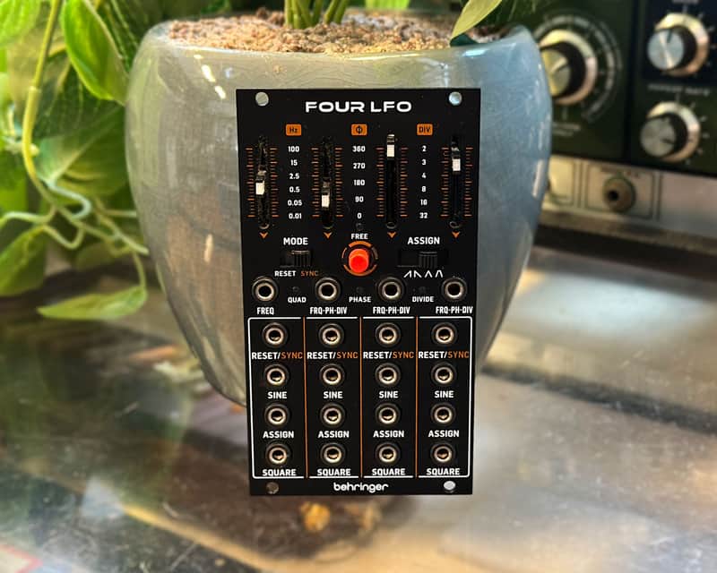 Behringer Four LFO