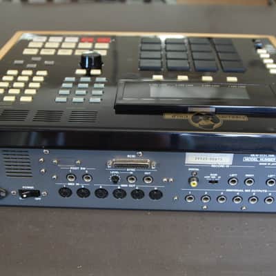 Akai MPC3000 Production Center - Custom Forat image 4