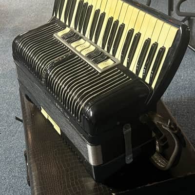 Hohner Verdi III M Piano Accordion – Vintage 1950s, Black image 9