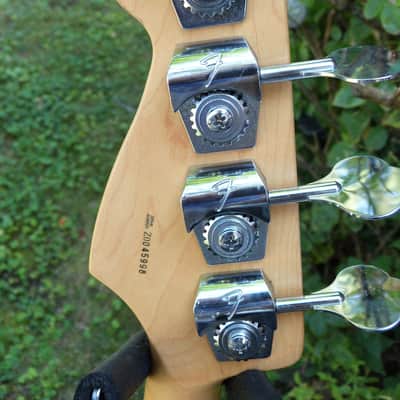 Fender Jazz Bass with hardshell fender case 2000 natural image 4
