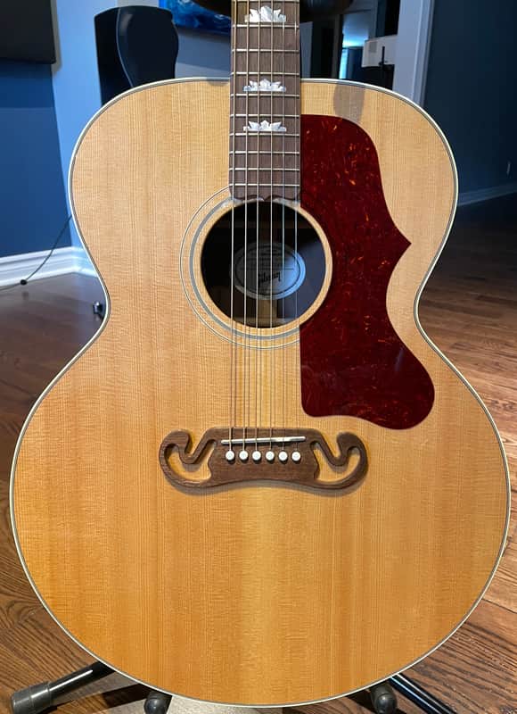 Gibson SJ-200 Studio Walnut 2022