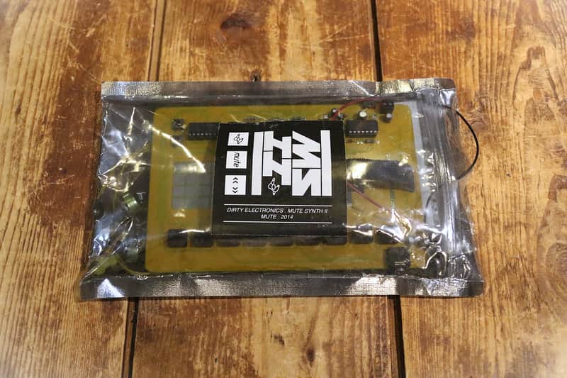 Dirty Electronics Mute Synth II 2000´s - Yellow image 1