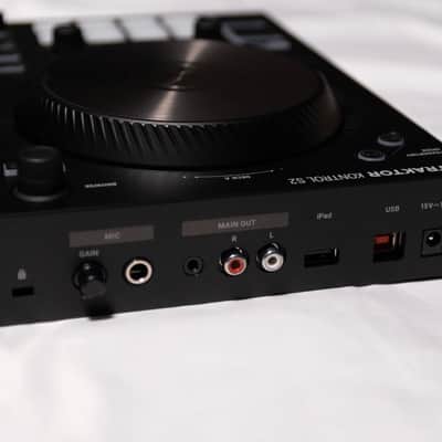 Native Instruments Traktor Kontrol S2 MK3 2018 - Black image 3