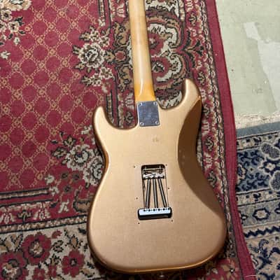 Fender Vintera Road Worn '60s Stratocaster 2021 (Firemist Gold) image 2