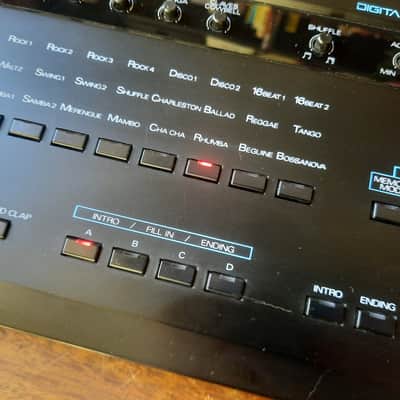 Roland CR-1000 /w 2 original footswitches and manual image 4