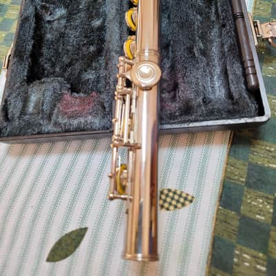 Yamaha (closed hole) Flute, Model YFL-211 - 2026 - Silver -BEAUTIFUL! image 9