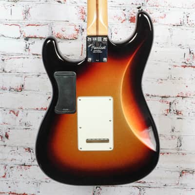 Fender - Stratocaster Deluxe Plus Electric Guitar, 3TB - w/OHSC - x6928 - USED image 9