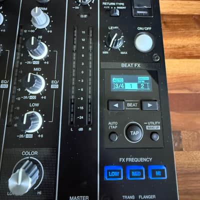 Pioneer DJM-750MK2 w/ Odyssey Flight Case & Decksaver image 8