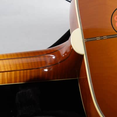 2016 Gibson Custom Shop Dove Quilt Maple Limited Edition Honeyburst | Original Case & COA image 9