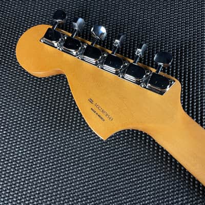 Fender Vintera II '70s Stratocaster, Maple Fingerboard- 3-Color Sunburst (MX23078543) image 9
