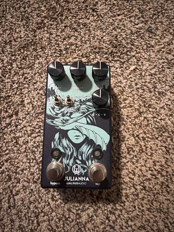 Walrus Audio Julianna Deluxe Chorus / Vibrato 2020 - Present - Blue image 1