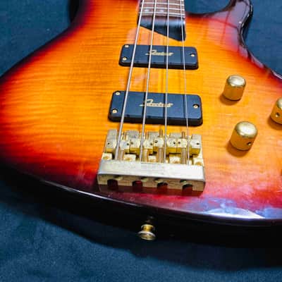 Washburn KW-1250 Kip Winger Signature Model Electric Bass Guitar