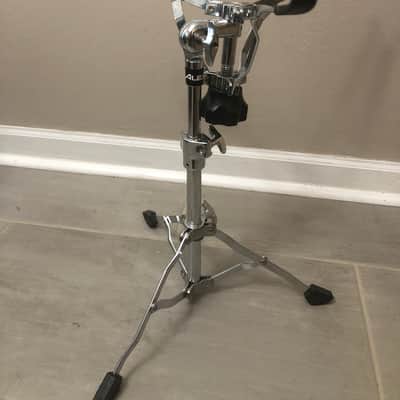 Alesis Mesh Pad 12" Dual-Zone Electronic Drum Pad with Alesis Chrome Stand image 3