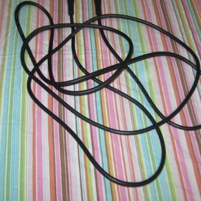 lightly used genuine Fender instrument cable, 10 feet, black PVC - Professional OFC (oxygen-free copper) Noiseless Instrument Cable (1/4" Straight TS Male to 1/4"Straight TS Male plugs) image 18