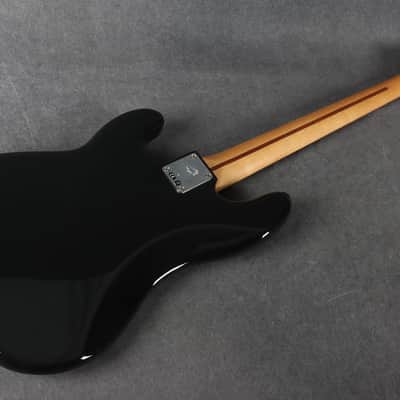 Fender Player P Bass - Black - 2nd Hand image 16