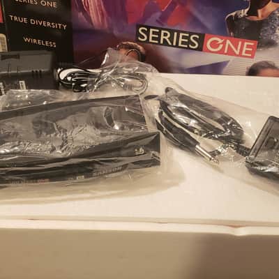 Samson Series One UHF True Diversity Instrument Wireless System image 4