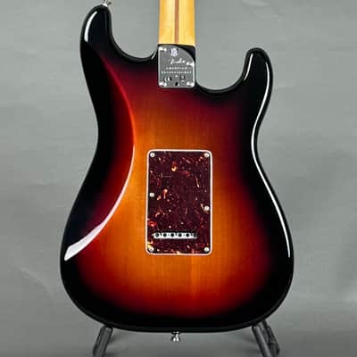 Fender American Professional II Stratocaster Left Handed 2021 - 3-Tone Sunburst image 8