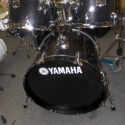 Yamaha Gigmaker 5-Piece Standard Drum Set with 22" Bass Drum  Black Glitter image 1