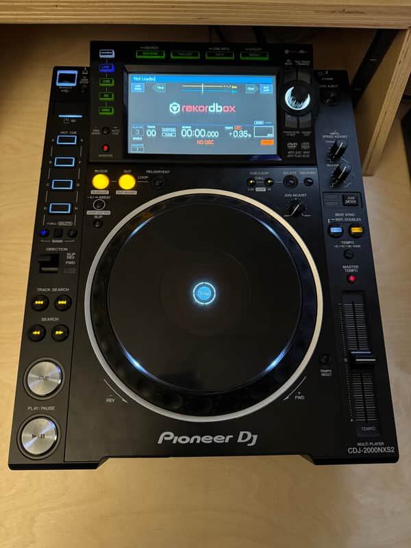 Pioneer Cdj nxs2 x2 + Djm A9 image 1