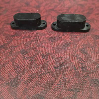 Fender Mustang Bass Pickup Covers 1975 - Black image 4