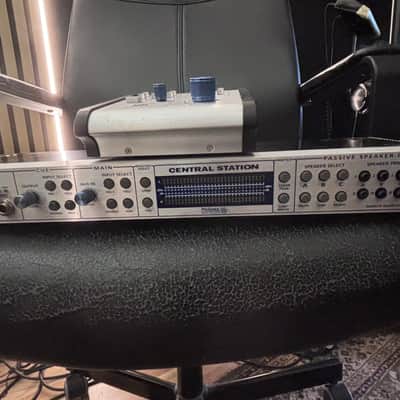 PreSonus Central Station Plus Monitor Controller with Remote Control 2010s - Silver image 3
