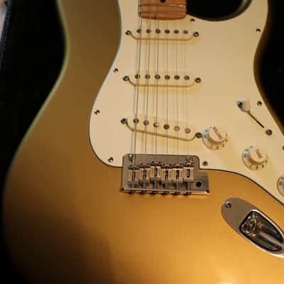 Fender 60th Anniversary Commemorative American Standard Stratocaster with Tone Specific '54 Twang pickups image 3