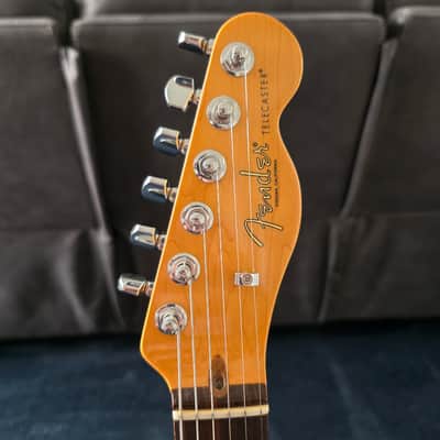 Fender American Professional II Telecaster with Rosewood Fretboard 2020 - Present - 3-Color Sunburst image 2