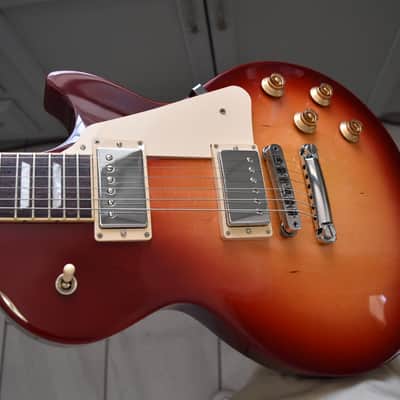 Gibson Les Paul Studio, 2025. Factory case and paperwork, Great player image 13