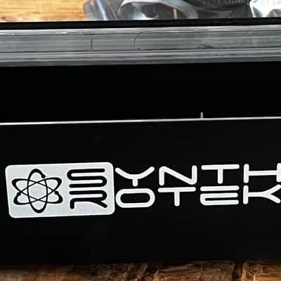 Synthrotek Skiff Boat 2021 + Trogotronic m/15 Power Supply image 6