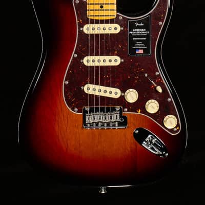 Fender American Professional II Stratocaster 3-Color Sunburst Maple Fingerboard (951) image 3
