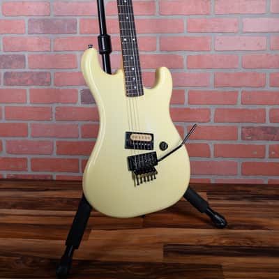 Kramer American Series Barretta Standard White 1986 w/OHSC image 3