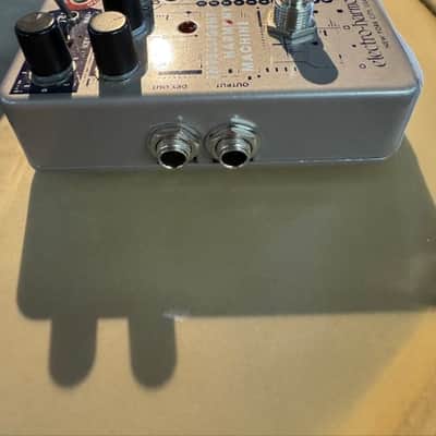 EHX Intelligent Harmony Machine w/ Box image 4