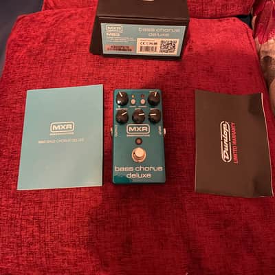 (Near Mint) MXR M83 Bass Chorus Deluxe 2012 - Present - Teal image 1
