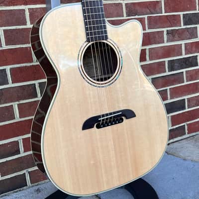 Alvarez Yairi Masterworks FYM70CE, OM, Sitka Spruce, Rosewood, LR Baggs VTC Element, Hardshell Case image 3