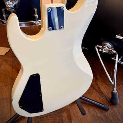 Fender Prodigy Active Bass Arctic White 1991 w/ HSC image 4