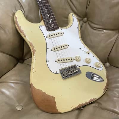 Fender Custom Shop 1967 Stratocaster, Heavy Relic- Aged Vintage White image 22