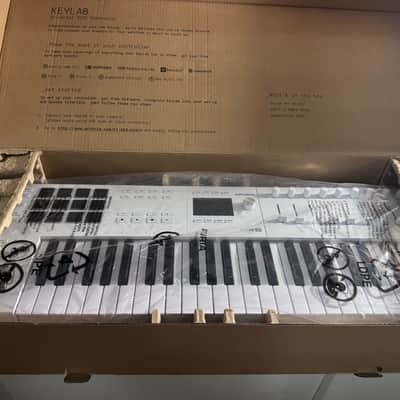 Arturia KeyLab 49 MkIII MIDI Controller 2024 - Present - White image 8