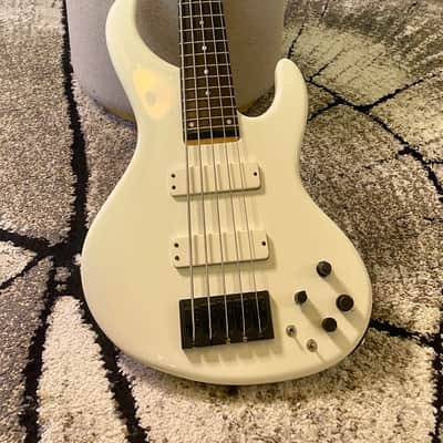 BOSSA OBJ-5 bass guitars