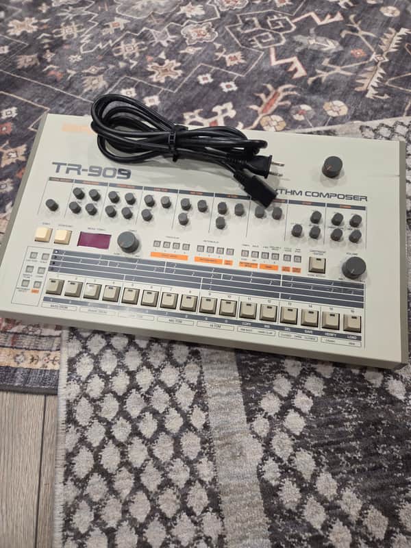 Immagine Roland TR-909 Rhythm Composer - 1