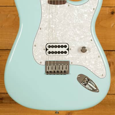 Fender Tom DeLonge Stratocaster - Rosewood - Daphne Blue image 1