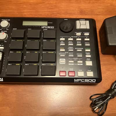Akai MPC500 Music Production Center **FOR PARTS-READ**