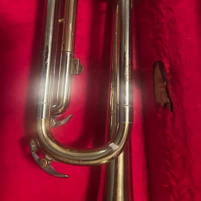 Buescher Aristocrat vintage 1964 trumpet with case image 6