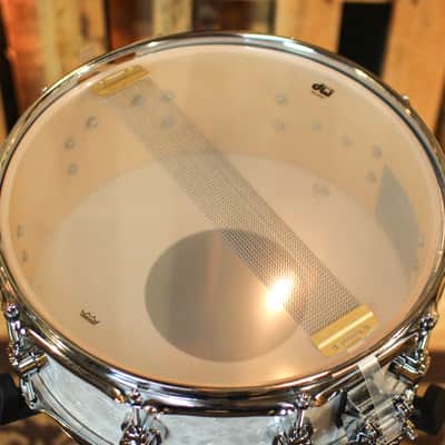 DW Performance White Marine Pearl Snare Drum - 5.5x14 image 5
