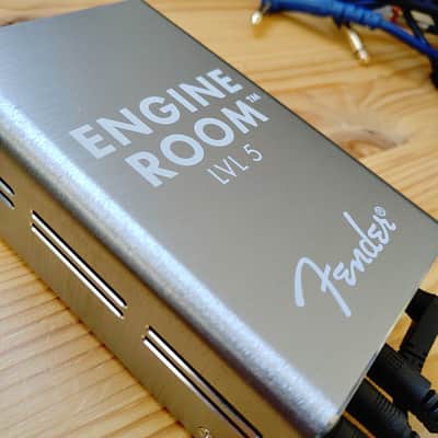 FENDER ENGINE ROOM LVL5 POWER SUPPLY PEDALS image 2