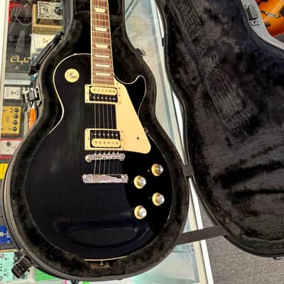 Gibson Les Paul Classic 2021, Black with Hardshell Case - Pre Owned image 2