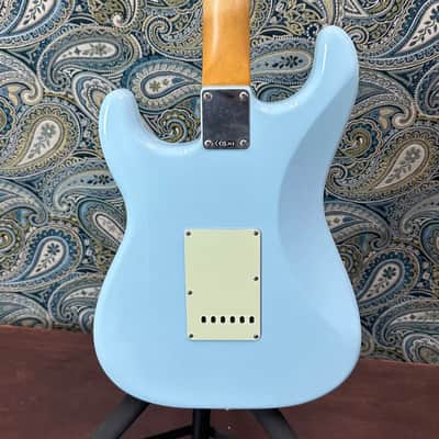 Fender Vintera II Road Worn '60s Stratocaster Sonic Blue image 2